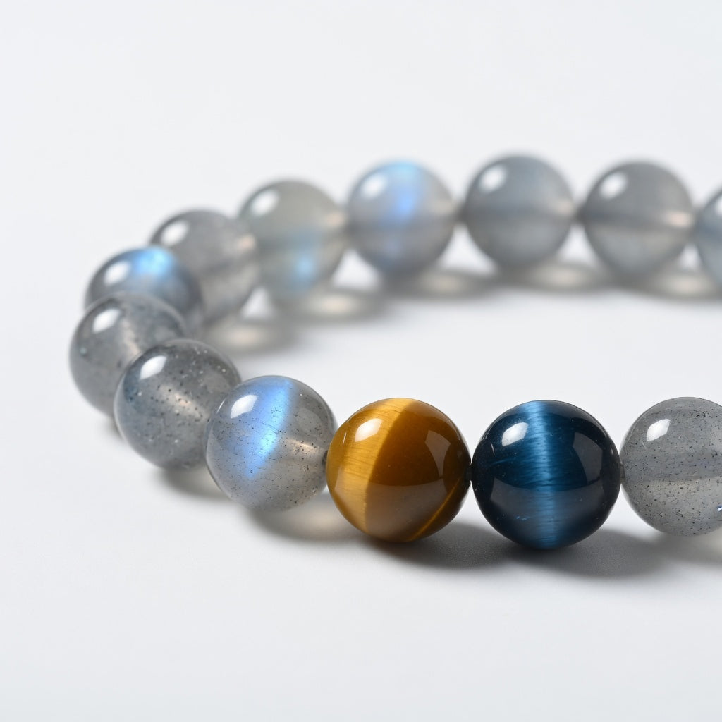 The Grey Moonlight Bracelet - detail