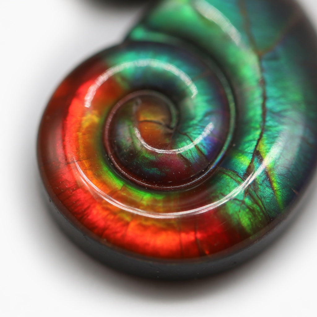 Ammolite Two-Color Faceted Heart Cabochon 10x10mm - detail