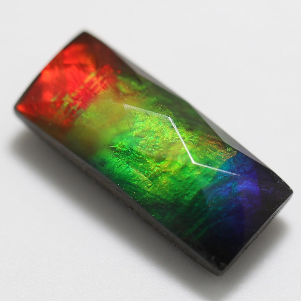 Ammolite Tri-Color Baguette Checker-Cut Cabochon 5x12mm - detail