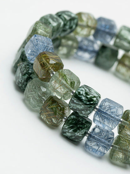 The Emerald Abundance Bracelet - close-up