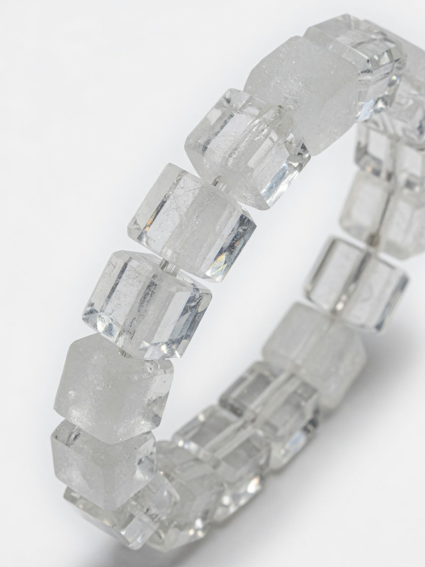 The Frosted Assi Quartz Bracelet - close-up